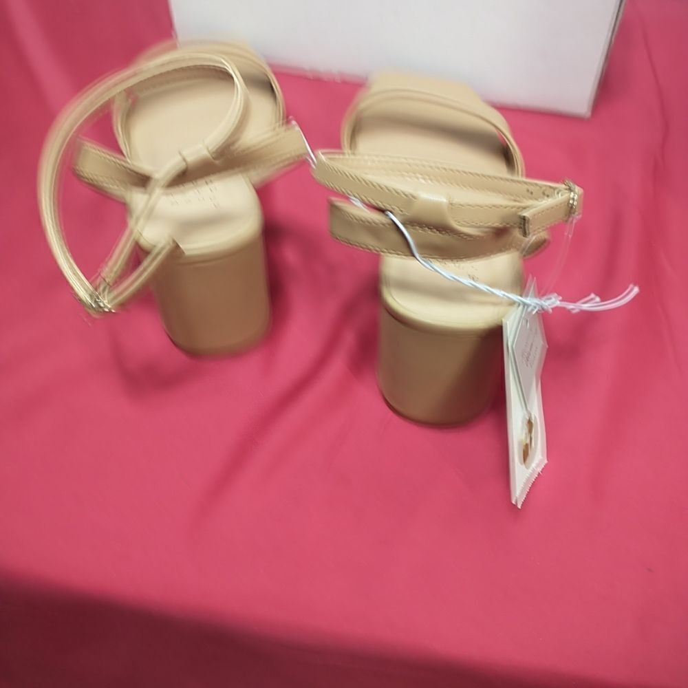 A New Day Brand Woman's SZ 11 Tan. - Picture 6 of 8